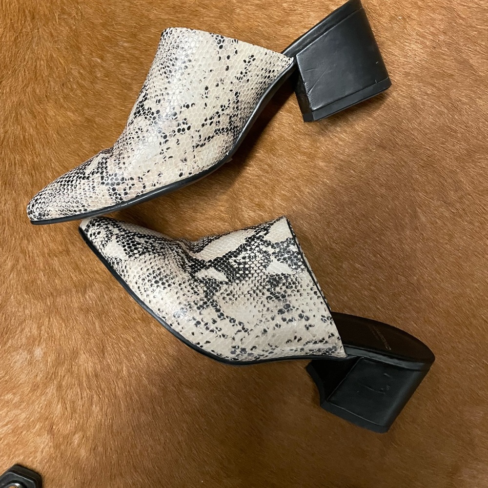 Vagabond Shoemakers MYA Snake Skin Mule With Heel -Size 6